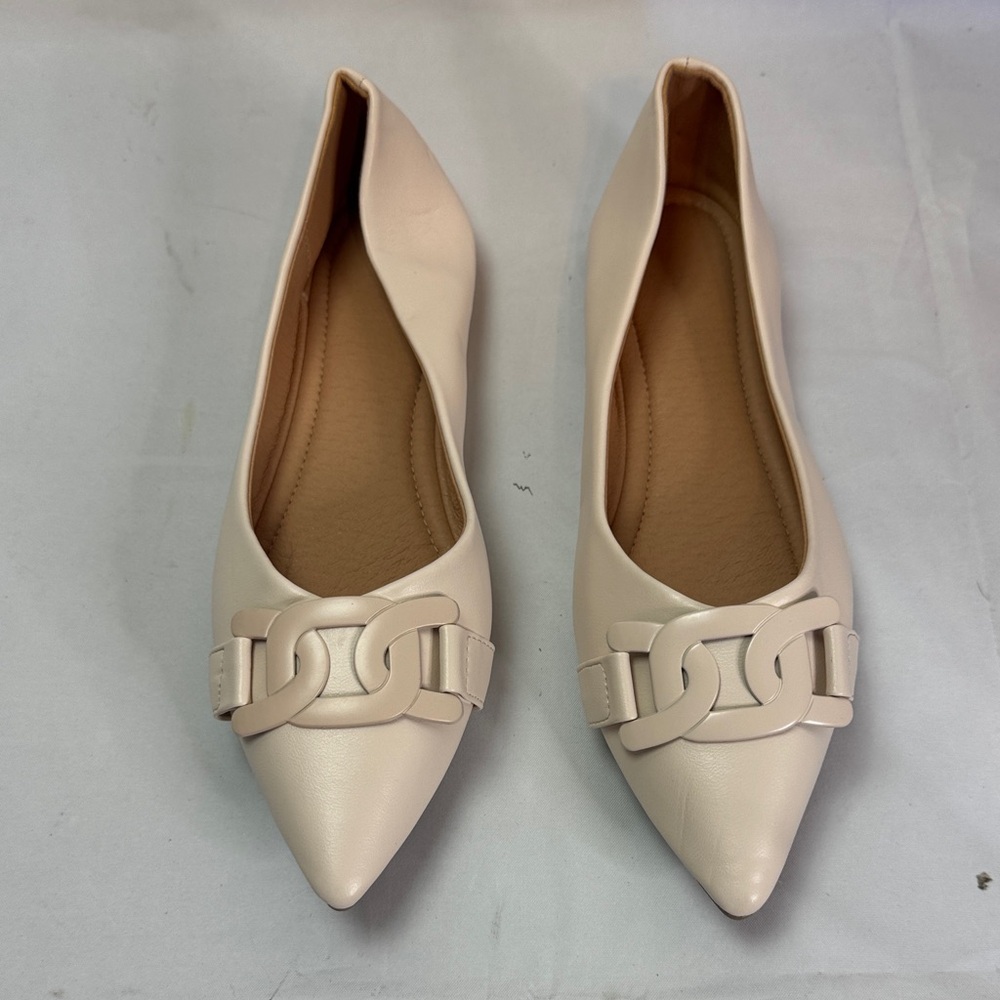 Elegant Cream Women's Flats 8.5 / 39